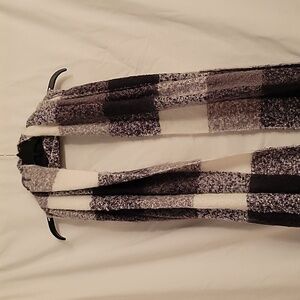 D&Y FRINGE SCARF
